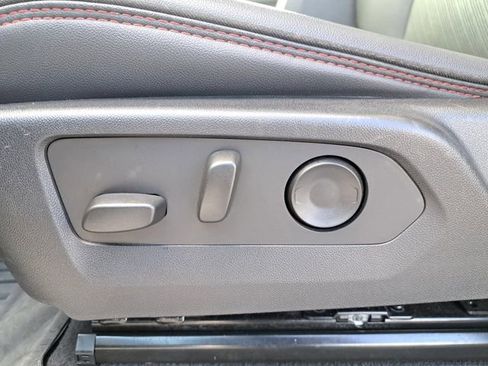 Used 2024 GMC Canyon AT4X image 19