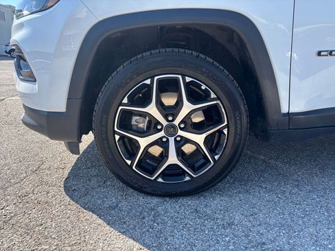 Used 2025 Jeep Compass Limited AWD/4WD image 31