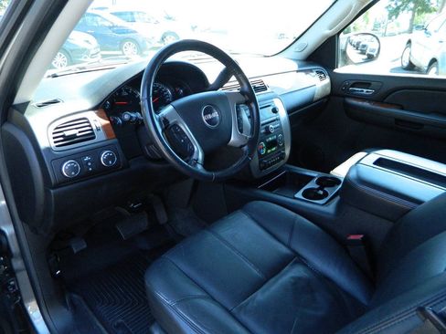 Used 2008 GMC Yukon SLT w/ SLT Preferred Equipment Group AWD/4WD image 11
