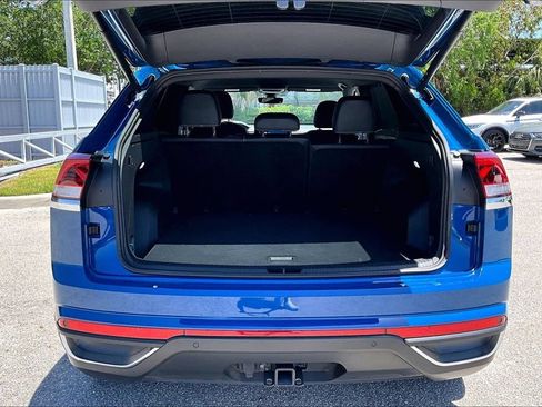 Certified 2025 Volkswagen Atlas Cross Sport SE FWD image 15