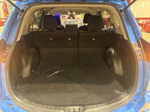Used 2018 Toyota RAV4 LE FWD image 38