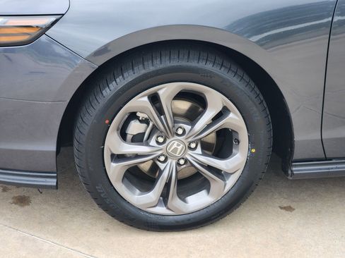 Used 2024 Honda Accord EX image 11