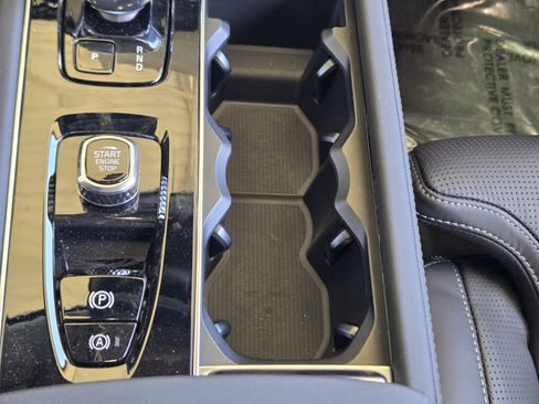 Used 2025 Volvo XC90 B6 Ultra w/ Protection Package Premier image 29