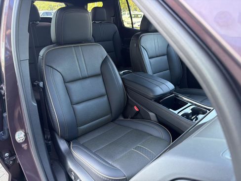 Used 2026 Chevrolet Traverse High Country w/ LPO, Floor Liner Package AWD/4WD image 38
