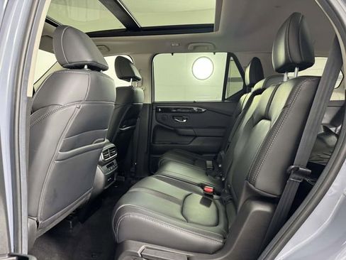 Used 2025 Honda Pilot Touring image 33