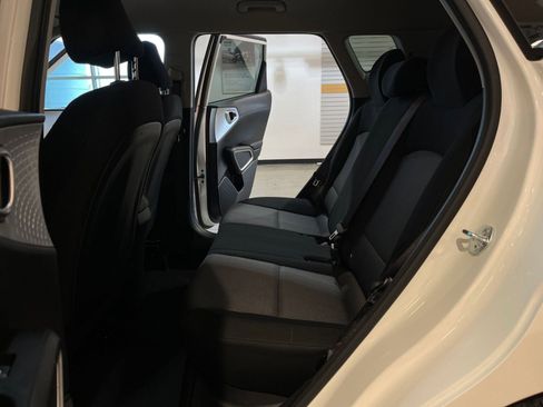 Used 2025 Kia Soul LX w/ LX Technology Package image 24