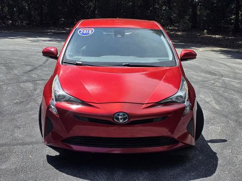 Used 2018 Toyota Prius Two w/ Prius Two Safety Plus Package FWD image 2