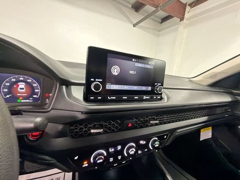 Used 2025 Honda Accord SE image 17