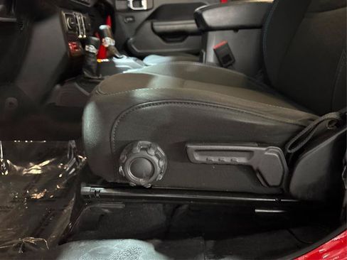 Used 2023 Jeep Wrangler Unlimited Rubicon 4xe AWD/4WD image 17