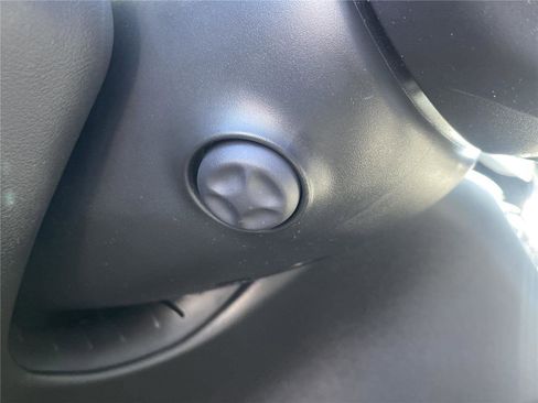 Certified 2025 Cadillac XT6 Premium Luxury AWD/4WD image 23