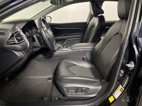 Certified 2022 Toyota Camry SE w/ Convenience Package image 12