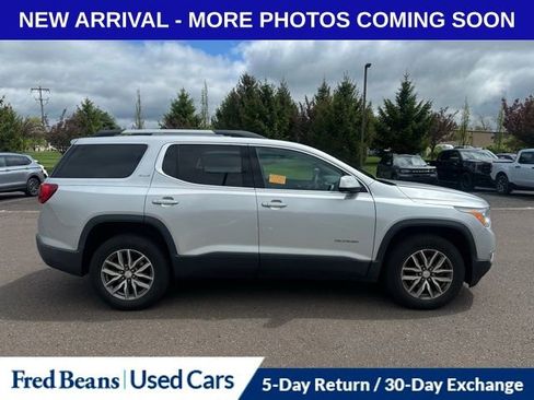 Used 2017 GMC Acadia SLE w/ Driver Alert Package I FWD image 3
