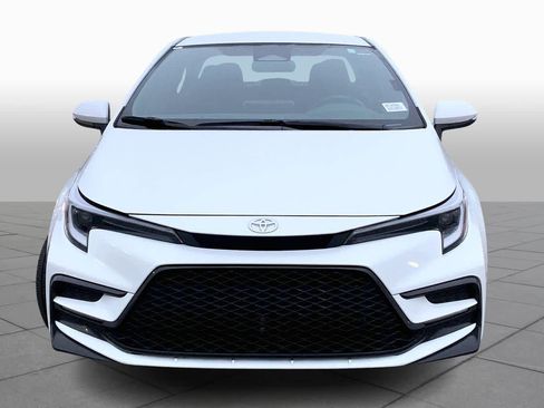 Used 2024 Toyota Corolla SE image 3