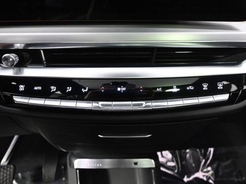 New 2026 Cadillac Lyriq Premium Luxury w/ LPO, Floor Liner Package AWD/4WD image 31