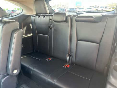 Used 2023 Toyota Highlander XLE AWD/4WD image 14