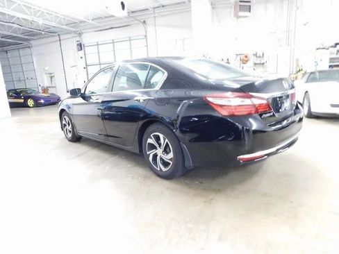 Used 2017 Honda Accord LX image 4