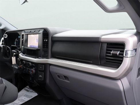 Used 2024 Ford F250 XLT w/ Snow Plow/Camper Package image 13