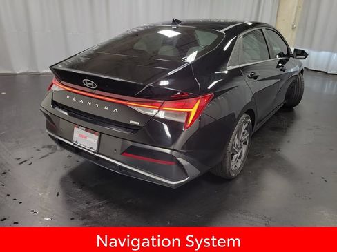 Used 2024 Hyundai Elantra Limited FWD image 8