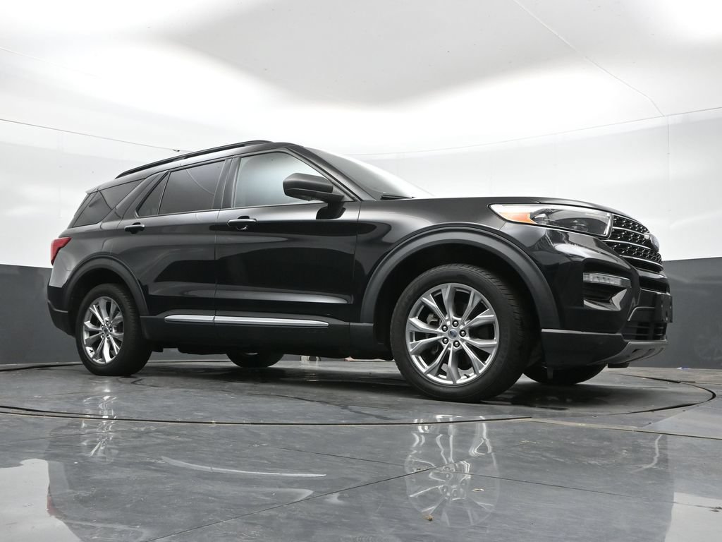 Used 2020 Ford Explorer XLT w/ Equipment Group 202A AWD/4WD image 42