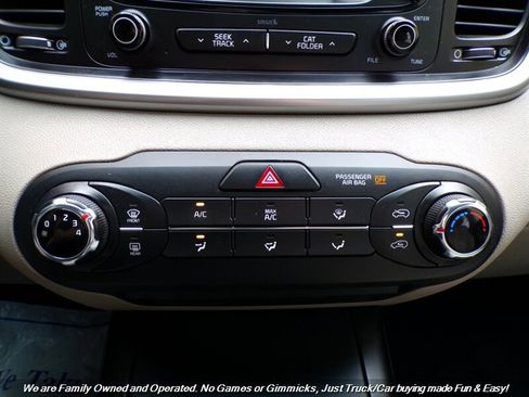 Used 2016 Kia Sorento LX image 38