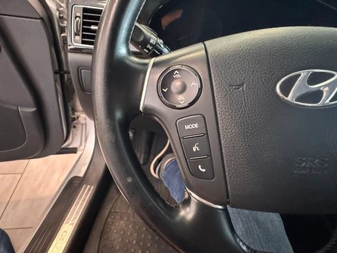 Used 2012 Hyundai Genesis 3.8 RWD image 27