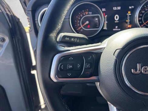 Used 2019 Jeep Wrangler Unlimited Sahara image 14