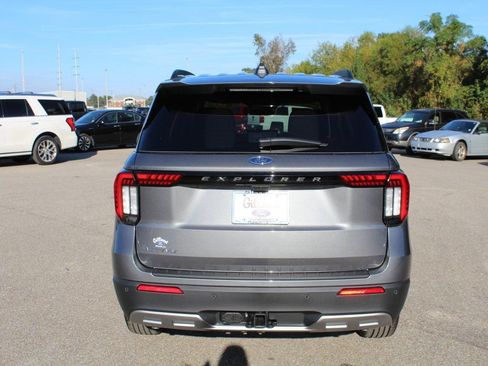 New 2026 Ford Explorer Active w/ Active Comfort Package image 11