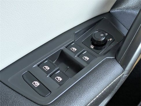 Certified 2022 Volkswagen Tiguan S image 24