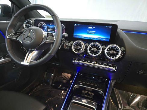 Certified 2025 Mercedes-Benz GLA 250 4MATIC image 11