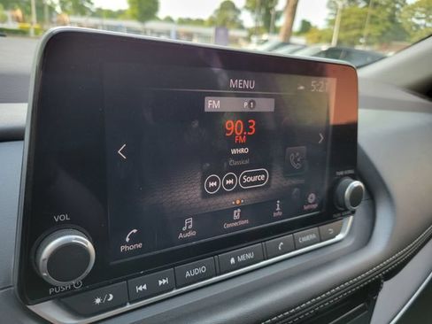 Used 2023 Nissan Rogue SV FWD image 31