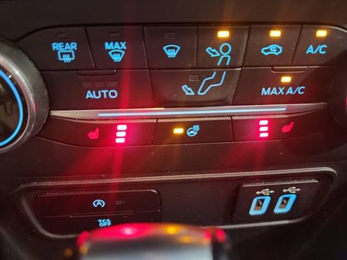 Used 2020 Ford EcoSport Titanium AWD/4WD image 16