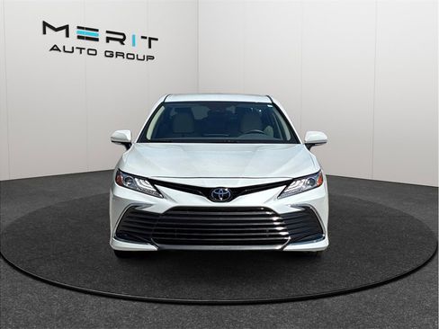 Used 2023 Toyota Camry XLE FWD image 3