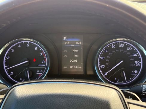 Used 2020 Toyota Camry SE image 18