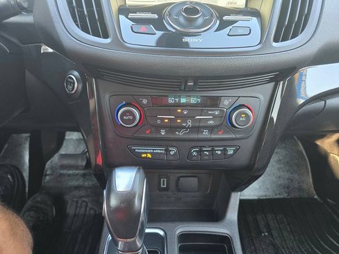 Used 2019 Ford Escape Titanium FWD image 27