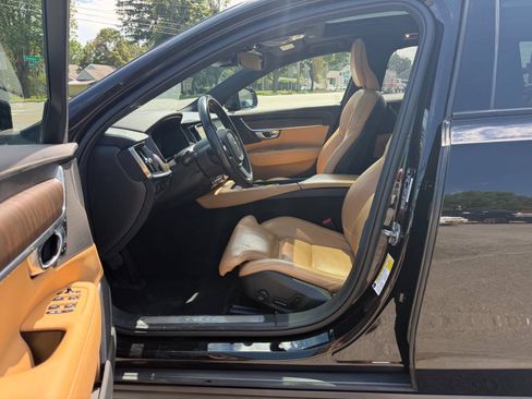 Used 2021 Volvo V90 T6 Cross Country AWD/4WD image 9