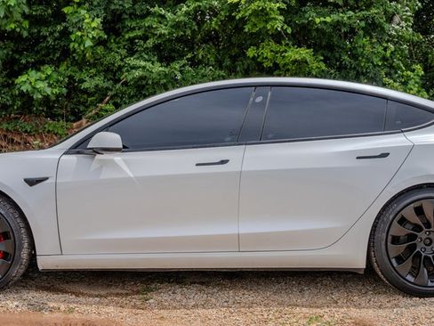 Used 2022 Tesla Model 3 Standard Range RWD image 2