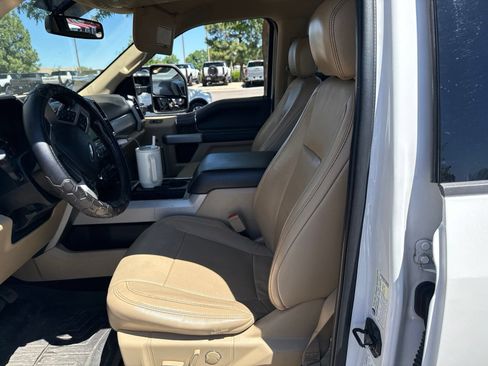 Used 2019 Ford F350 Lariat w/ Lariat Value Package AWD/4WD image 5