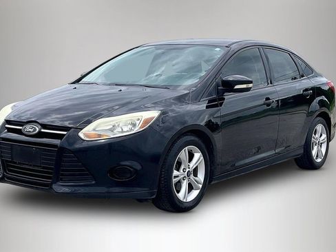 Used 2014 Ford Focus SE FWD image 2