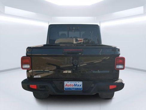 Used 2025 Jeep Gladiator Sport AWD/4WD image 3