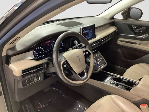 Used 2020 Lincoln Corsair AWD image 12