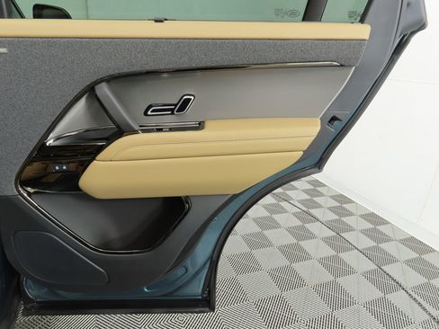 Used 2025 Land Rover Range Rover Sport SE image 27