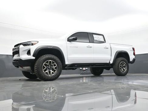 New 2026 Chevrolet Colorado ZR2 w/ Technology Package AWD/4WD image 57