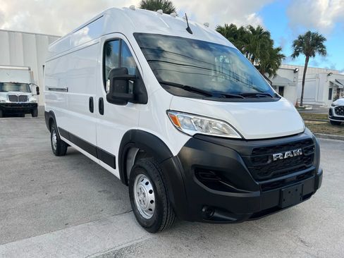 Used 2023 RAM ProMaster 2500 FWD image 1