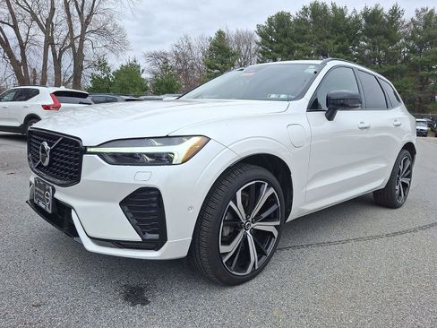 Certified 2023 Volvo XC60 T8 Ultimate image 3
