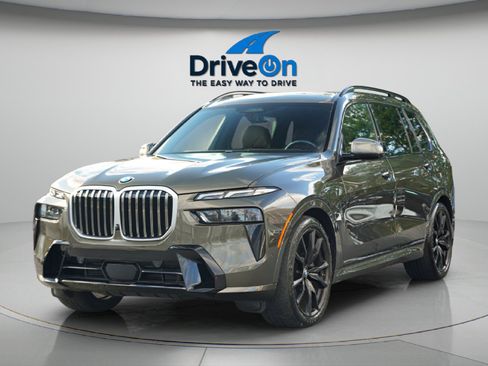 Used 2023 BMW X7 xDrive40i w/ Executive Package AWD/4WD image 2
