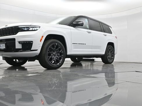 New 2025 Jeep Grand Cherokee L Summit image 40