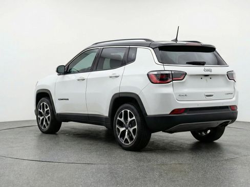 Used 2025 Jeep Compass Limited AWD/4WD image 6