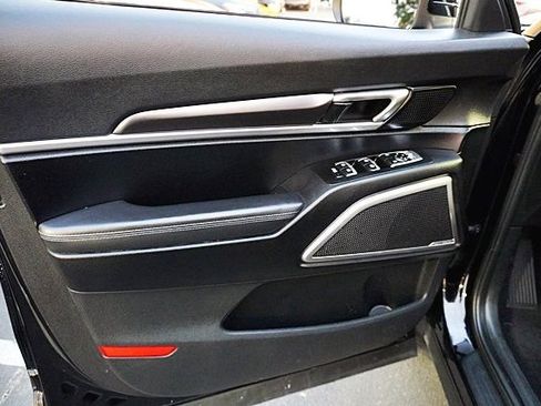 Used 2024 Kia Telluride LX image 23