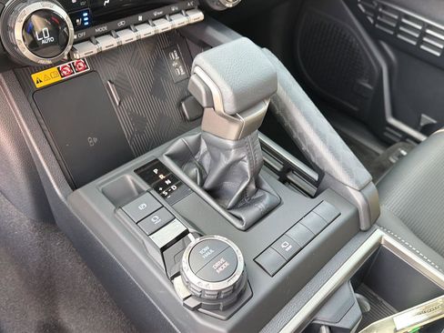 New 2026 Toyota 4Runner Limited AWD/4WD image 28