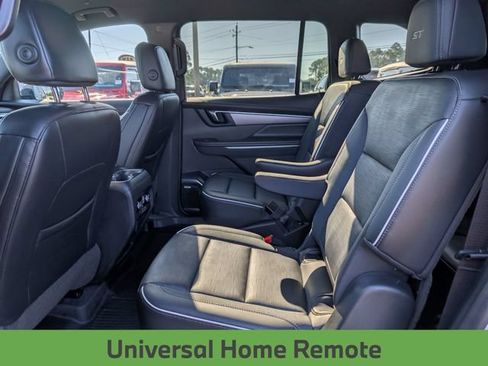 Used 2025 Buick Enclave Sport Touring w/ Power Package FWD image 33